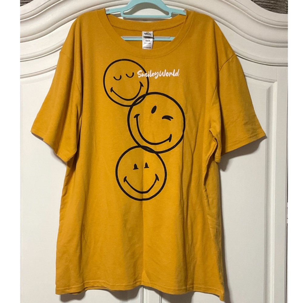 Smiley World Mustard Smiley Face NWT Oversized t-shirt Size 1X/2X